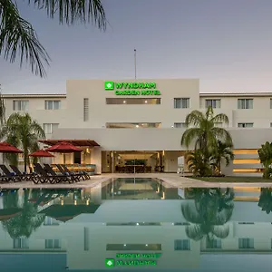 holiday-inn-express-playa-del-carmen.allrivieramayahotels.com/